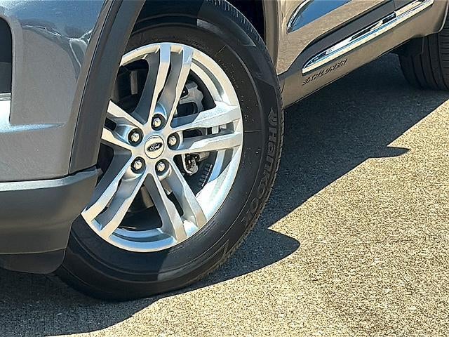 2023 Ford Explorer XLT RWD