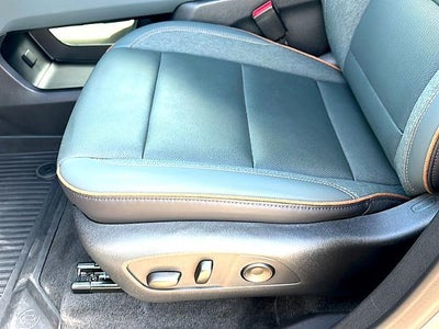 2025 GMC Acadia AWD AT4