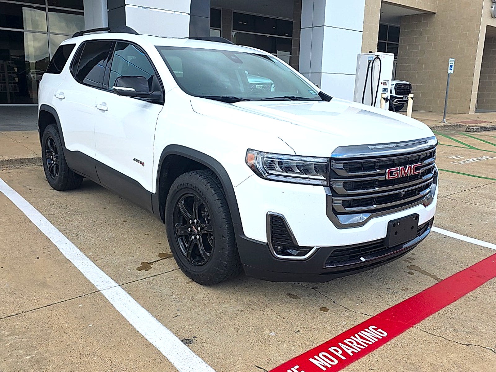 2023 GMC Acadia AWD AT4