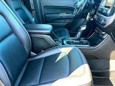 2022 GMC Canyon Crew Cab Short Box 4-Wheel Drive AT4 w/Leather