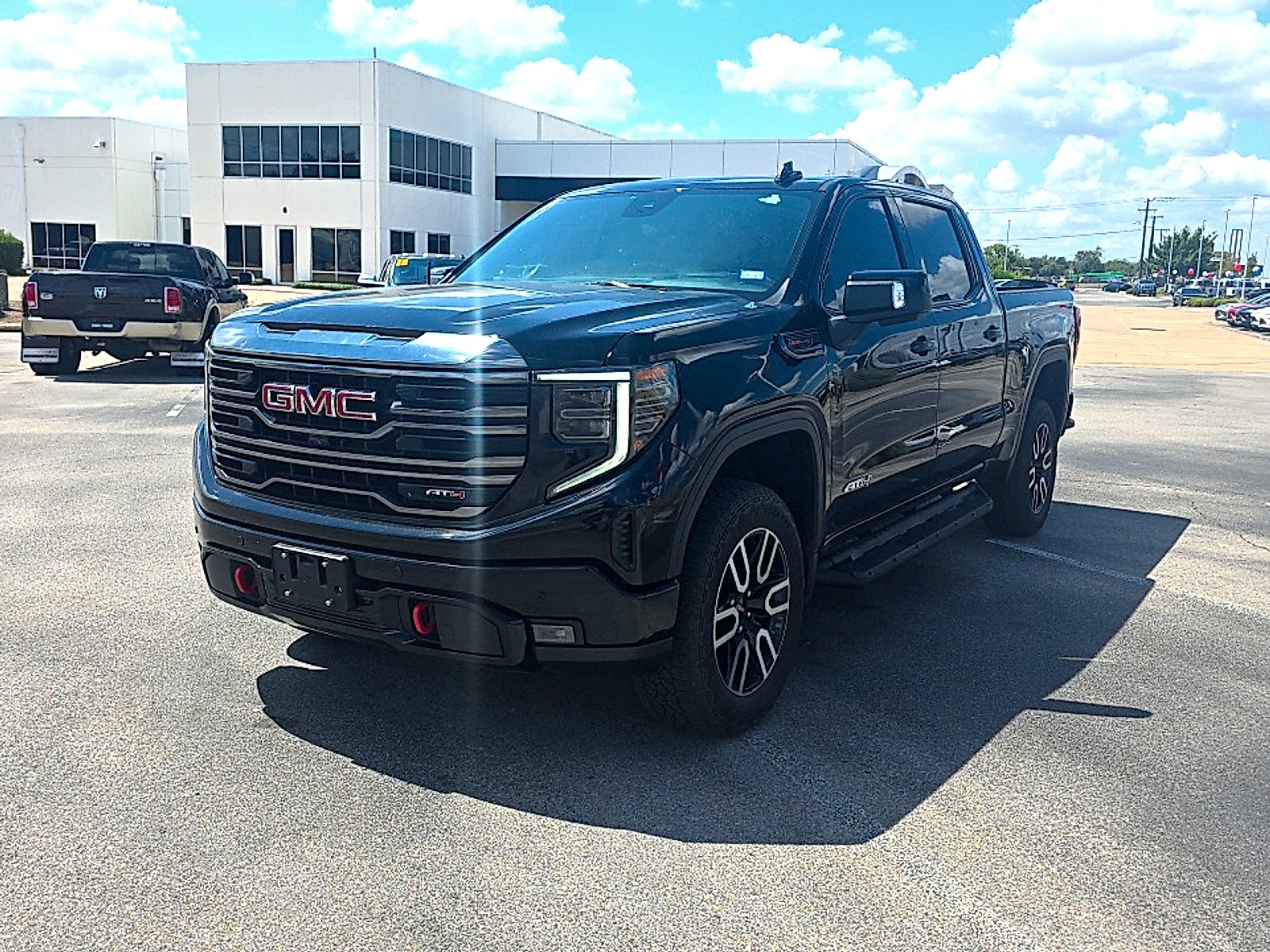 2024 GMC Sierra 1500 4WD Crew Cab Short Box AT4