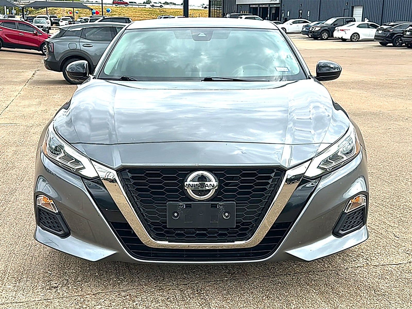 2022 Nissan Altima SR FWD