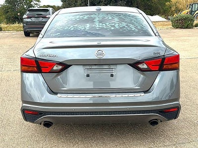 2022 Nissan Altima SR FWD