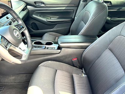 2024 Nissan Altima 2.5 SV Sedan