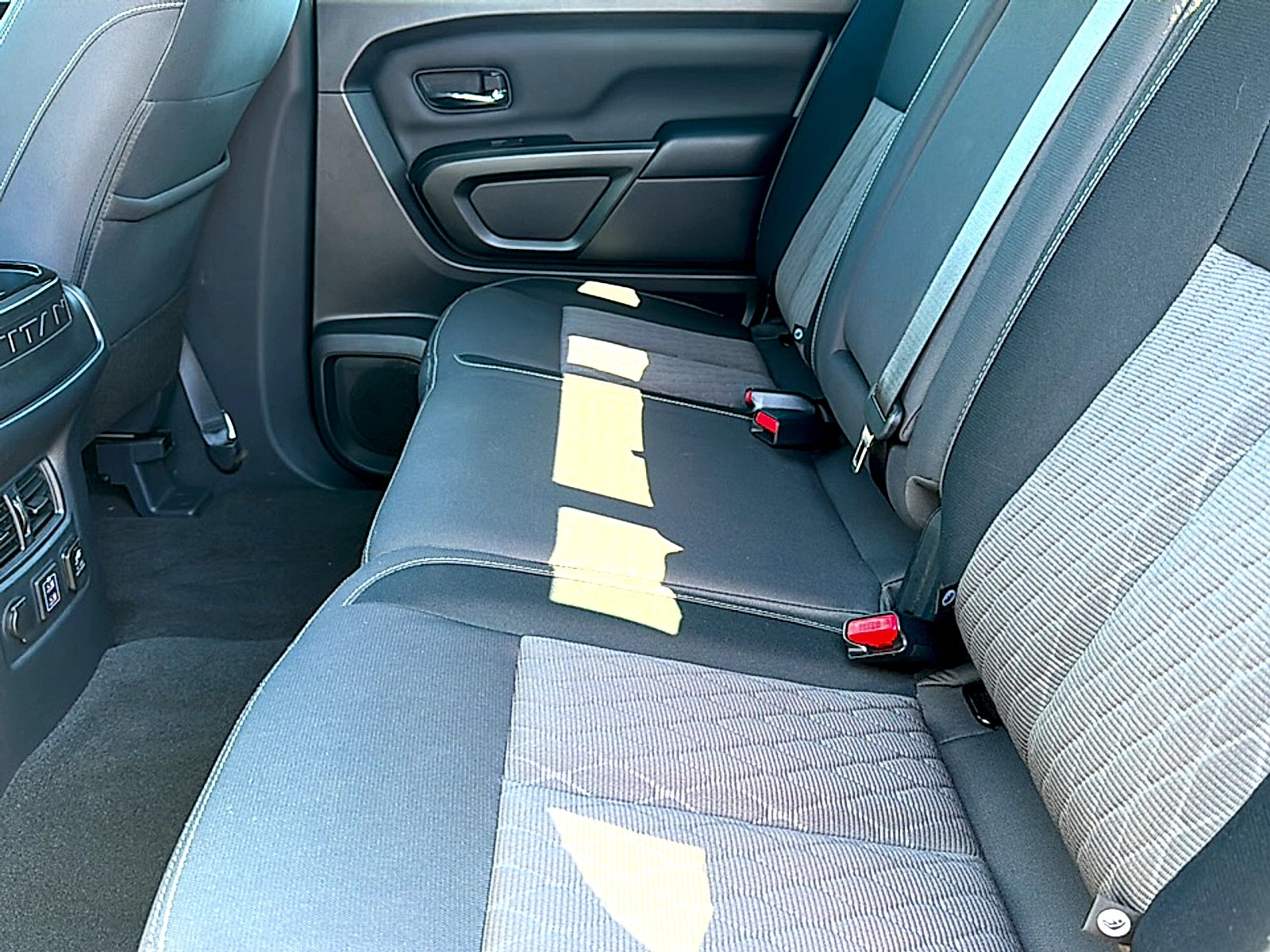 2023 Nissan TITAN Crew Cab SV 4x2