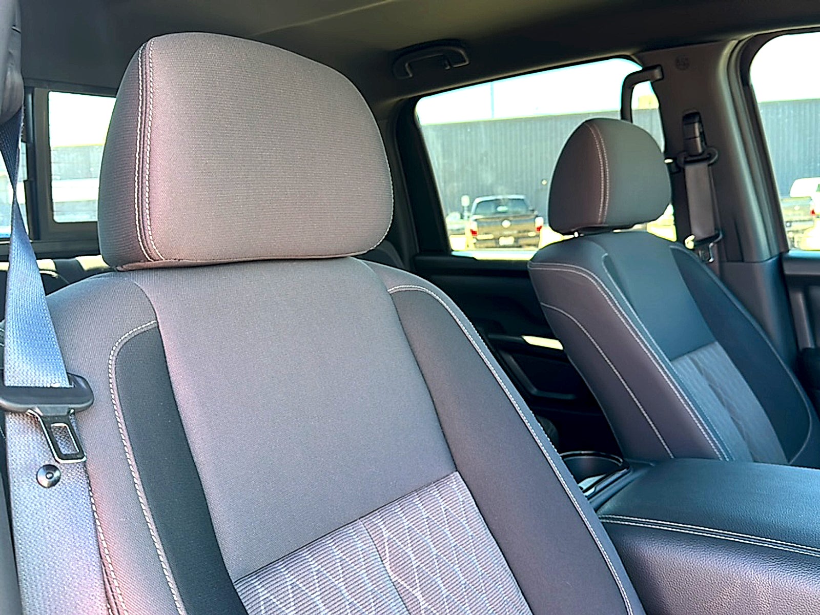 2023 Nissan TITAN Crew Cab SV 4x2