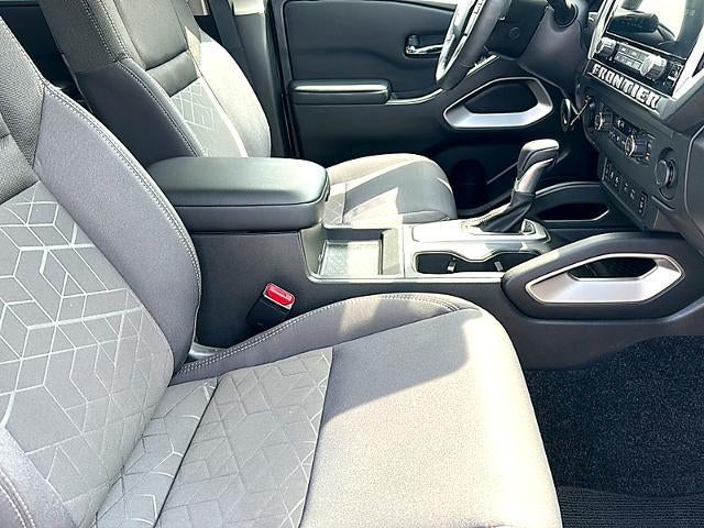 2025 Nissan Frontier Crew Cab 4x2 SV