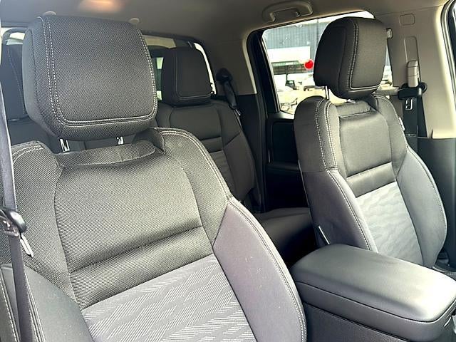 2024 Nissan Frontier Crew Cab 4x2 SV