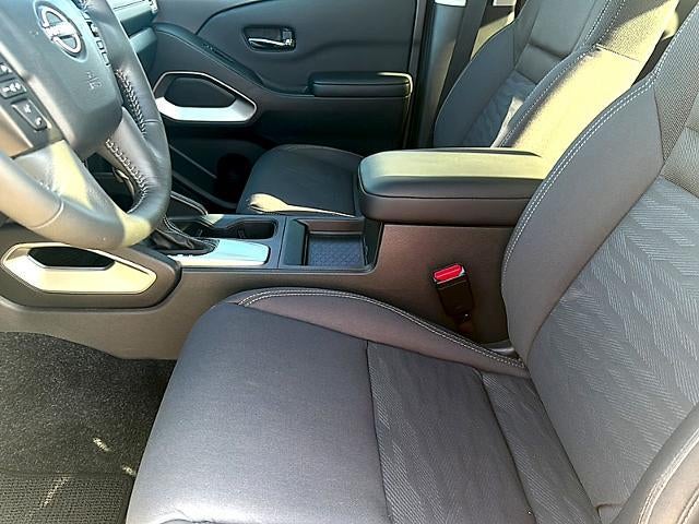 2024 Nissan Frontier Crew Cab 4x2 SV