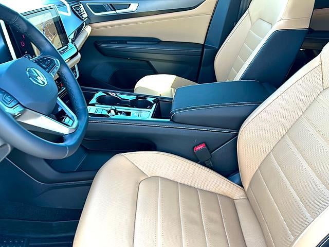 2025 Volkswagen Atlas Cross Sport 2.0T SEL R-Line Black 4MOTION