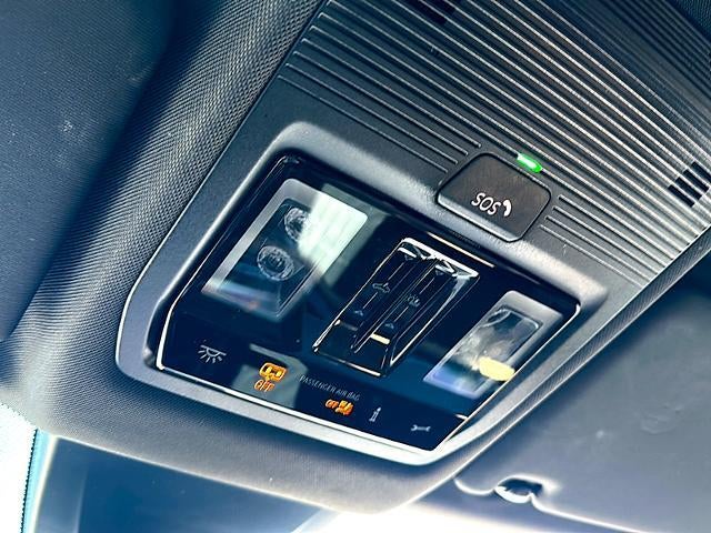 2025 Volkswagen Atlas Cross Sport 2.0T SEL R-Line Black 4MOTION