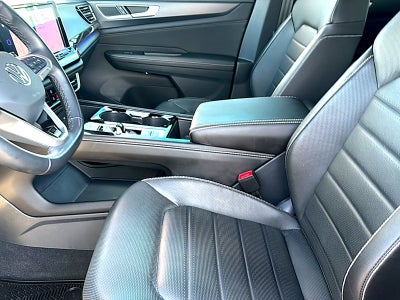 2025 Volkswagen Atlas Cross Sport 2.0T SEL R-Line Black