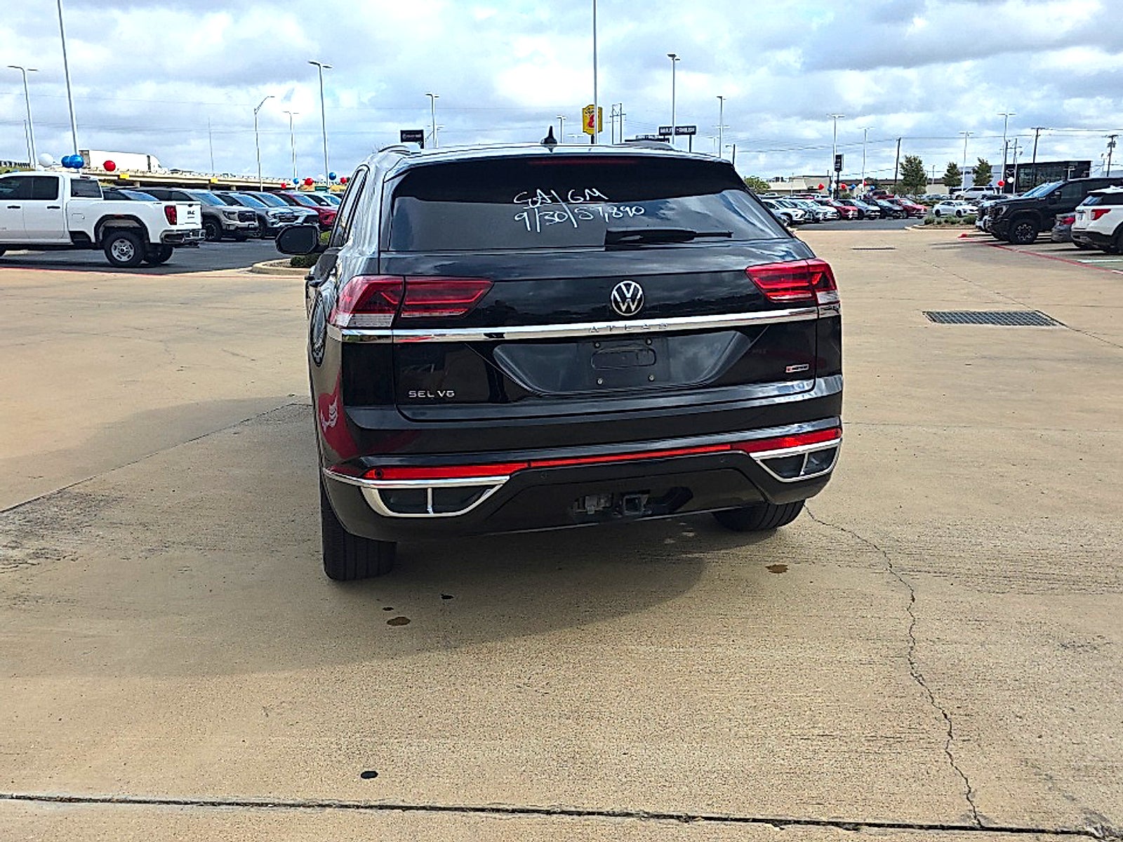 2022 Volkswagen Atlas Cross Sport 3.6L V6 SEL Premium R-Line