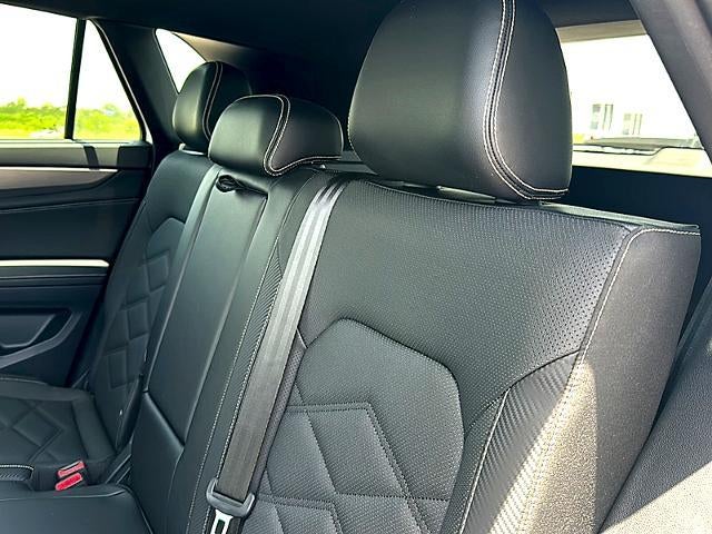 2024 Volkswagen Atlas Cross Sport 2.0T SE w/Technology FWD