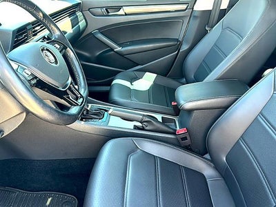 2020 Volkswagen Passat 2.0T R-Line Auto