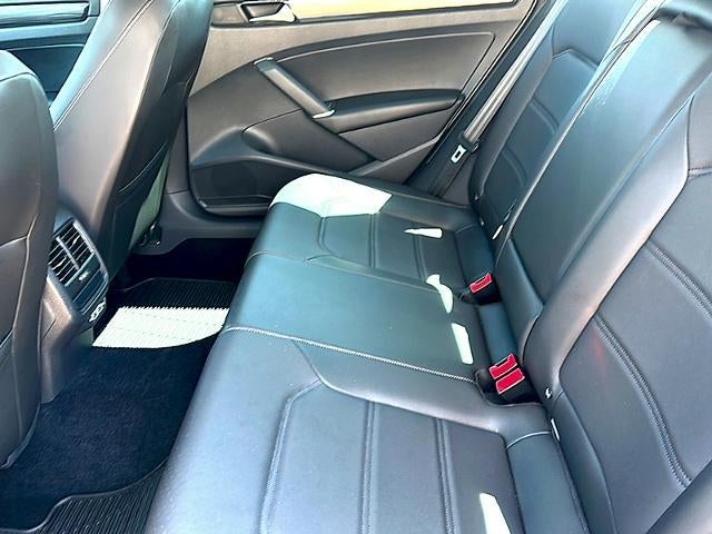 2020 Volkswagen Passat 2.0T R-Line Auto