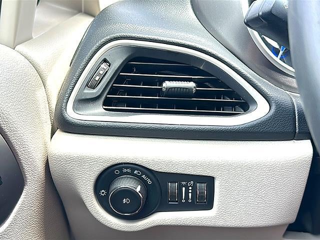 2023 Chrysler Pacifica Touring L FWD