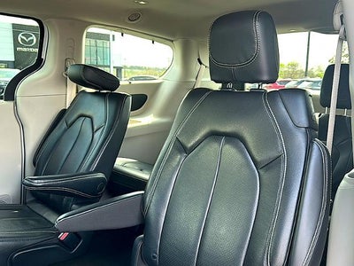 2022 Chrysler Pacifica Touring L FWD
