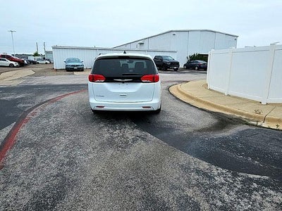 2023 Chrysler Voyager LX FWD