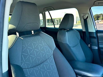 2020 Toyota RAV4 XLE FWD (GS)