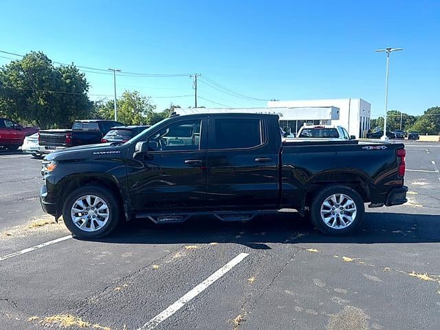 2022 Chevrolet Silverado 1500 Crew Cab Short Box 4-Wheel Drive Custom