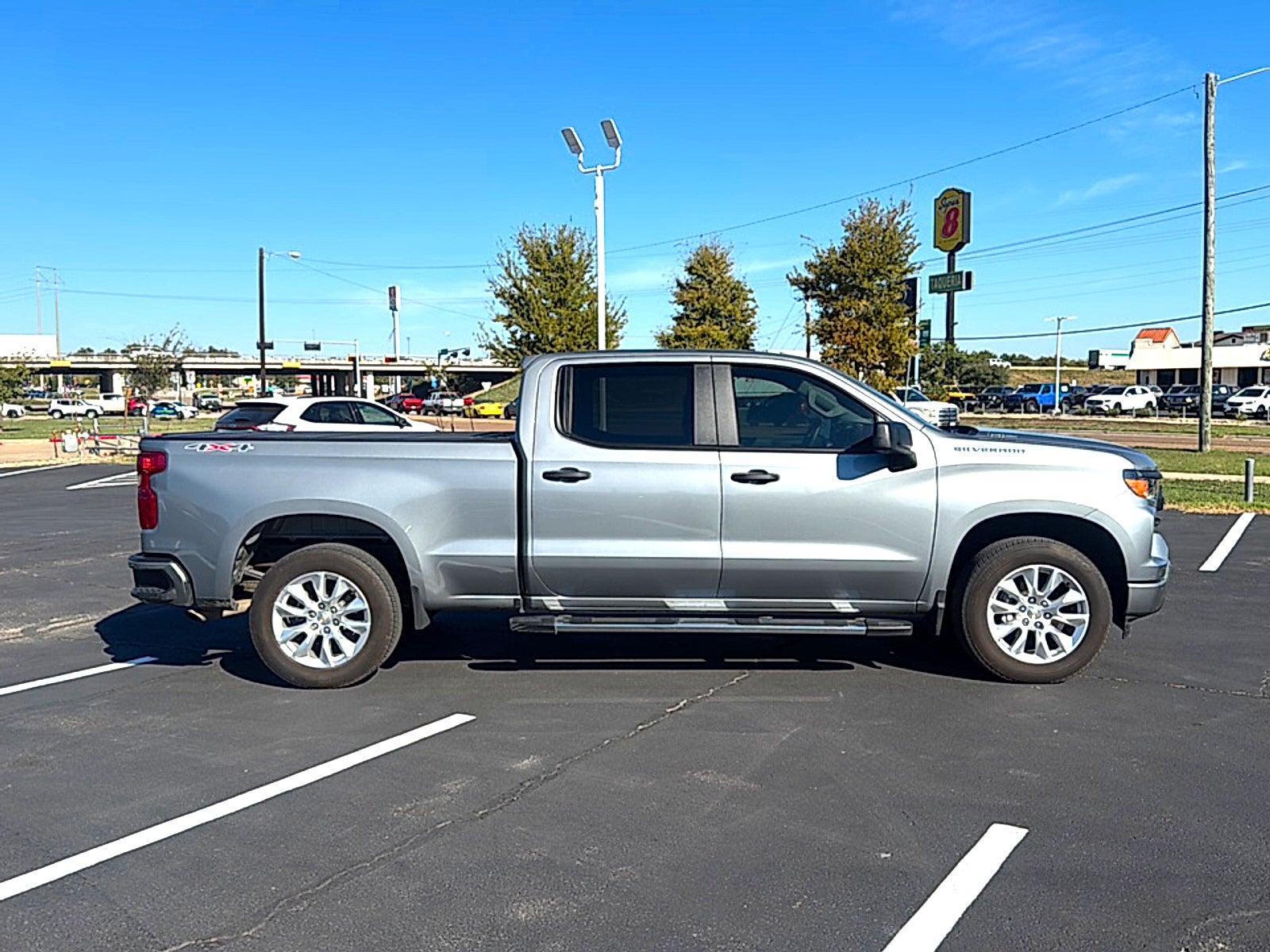 2026 Chevrolet Silverado 1500 4WD Crew Cab Standard Bed Custom