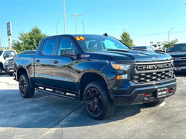2024 Chevrolet Silverado 1500 Crew Cab Short Box 4-Wheel Drive Custom Trail Boss