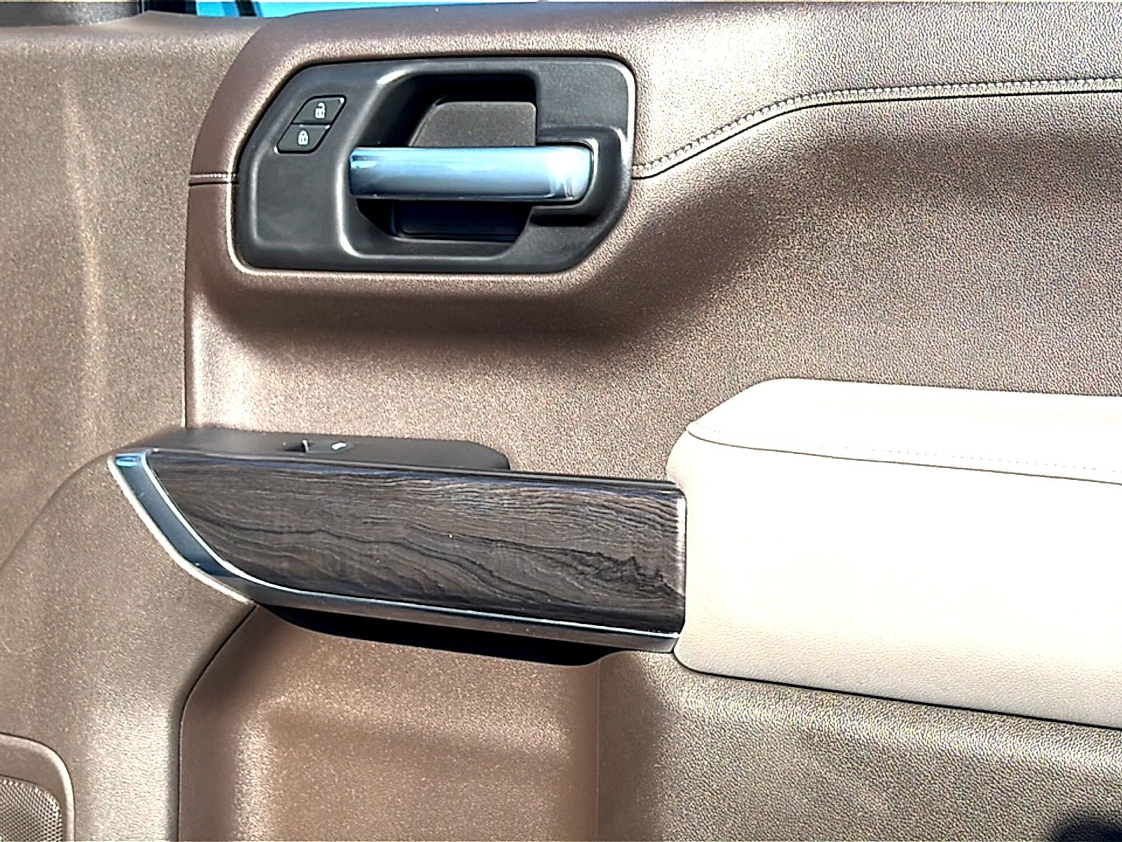 2021 Chevrolet Silverado 1500 4WD Crew Cab Short Bed LTZ