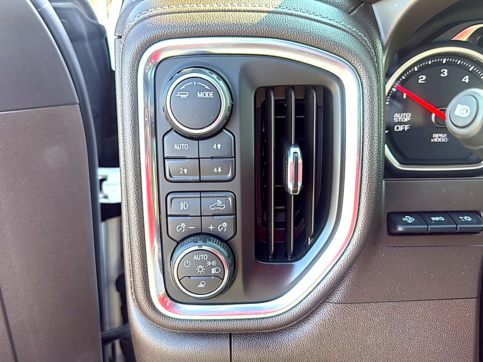 2021 Chevrolet Silverado 1500 4WD Crew Cab Short Bed LTZ