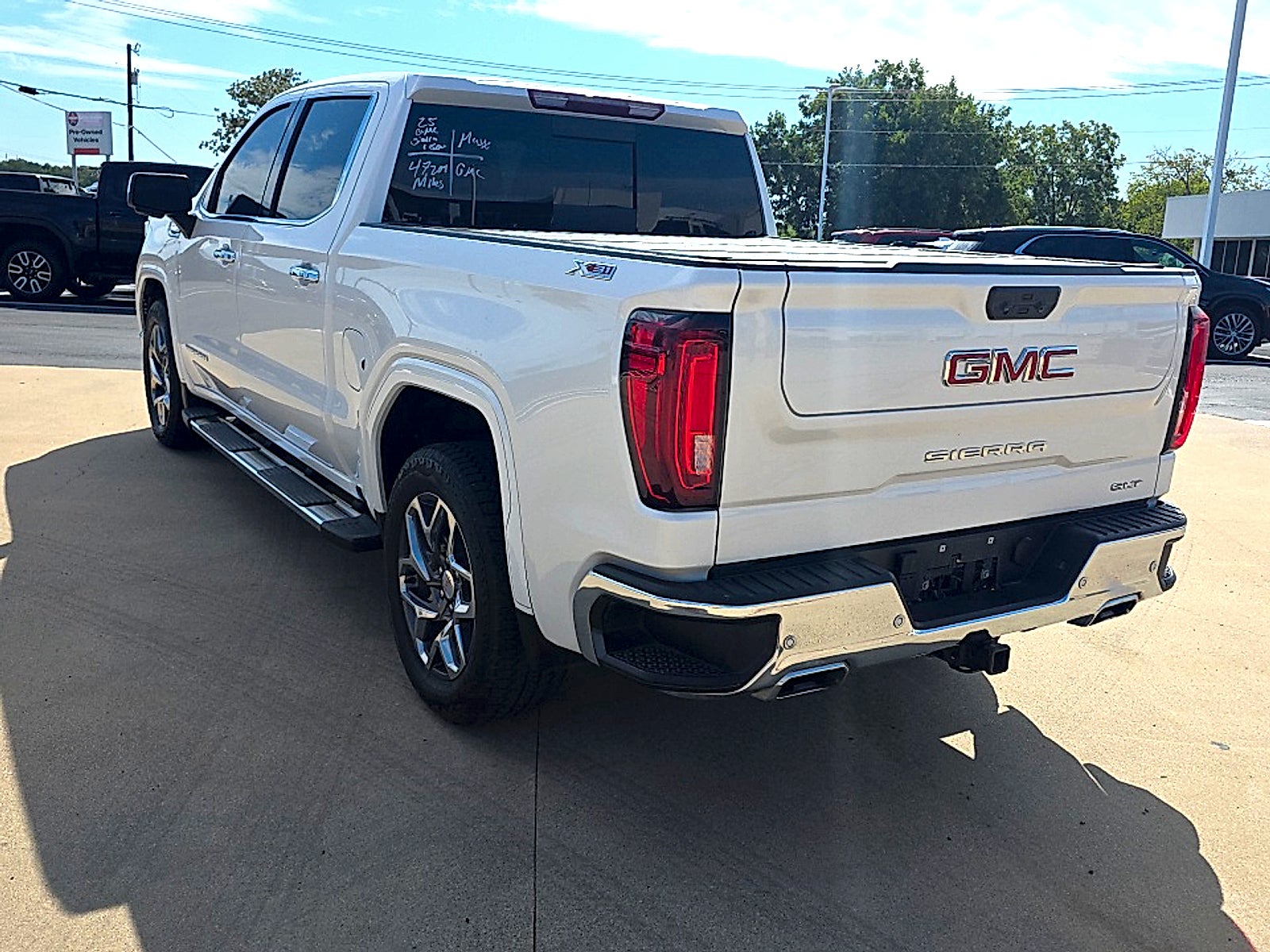 2025 GMC Sierra 1500 4WD Crew Cab Short Box SLT
