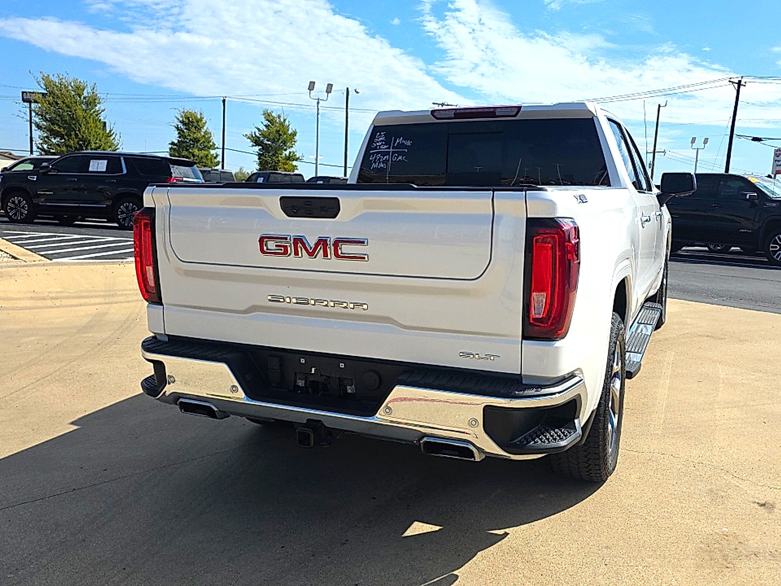2025 GMC Sierra 1500 4WD Crew Cab Short Box SLT