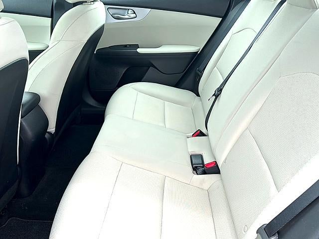 2023 Kia Forte LXS IVT