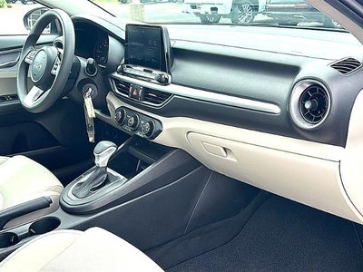 2023 Kia Forte LXS IVT