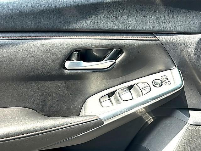 2025 Nissan Sentra SR CVT