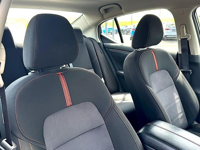 2025 Nissan Sentra SR CVT