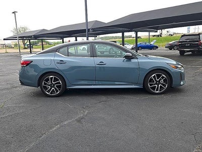 2025 Nissan Sentra SR CVT