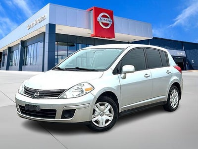2011 Nissan Versa 5dr HB I4 Auto 1.8 S