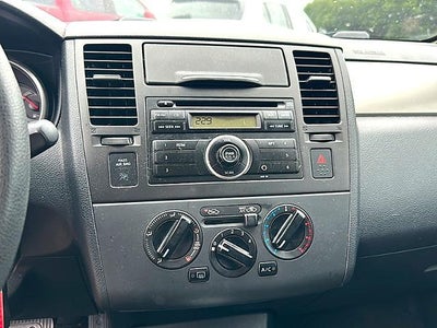 2011 Nissan Versa 5dr HB I4 Auto 1.8 S