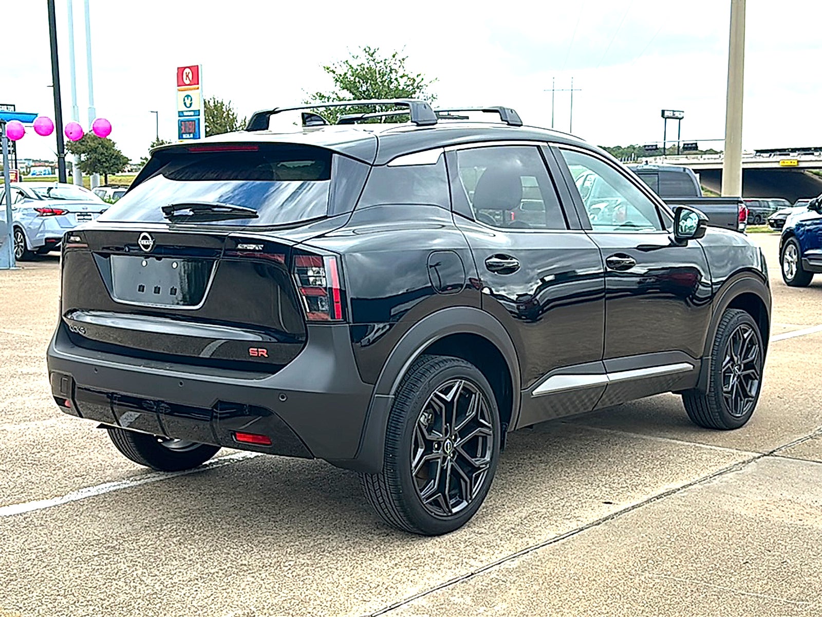 2025 Nissan Kicks SR FWD