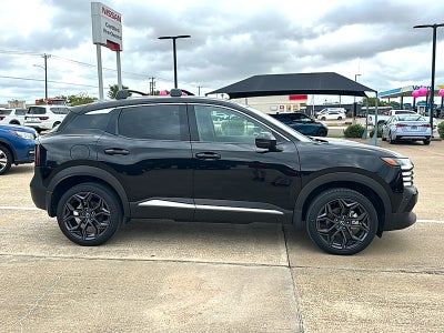 2025 Nissan Kicks SR FWD