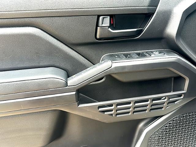 2025 Toyota Tacoma 2WD 2WD SR Double Cab 5' Bed AT (GS)