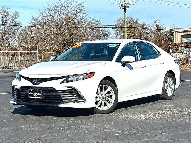 2024 Toyota Camry LE Auto (SE)