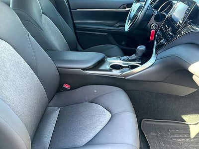 2024 Toyota Camry LE Auto (SE)