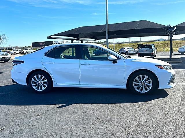 2024 Toyota Camry LE Auto (SE)