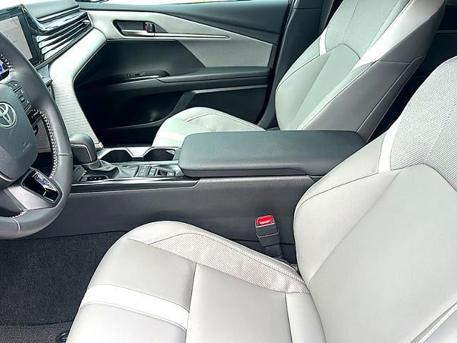 2025 Toyota Camry LE (SE)