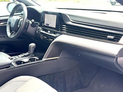 2025 Toyota Camry LE (SE)