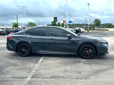 2025 Toyota Camry LE (SE)