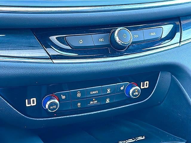 2022 Buick Enclave Essence FWD