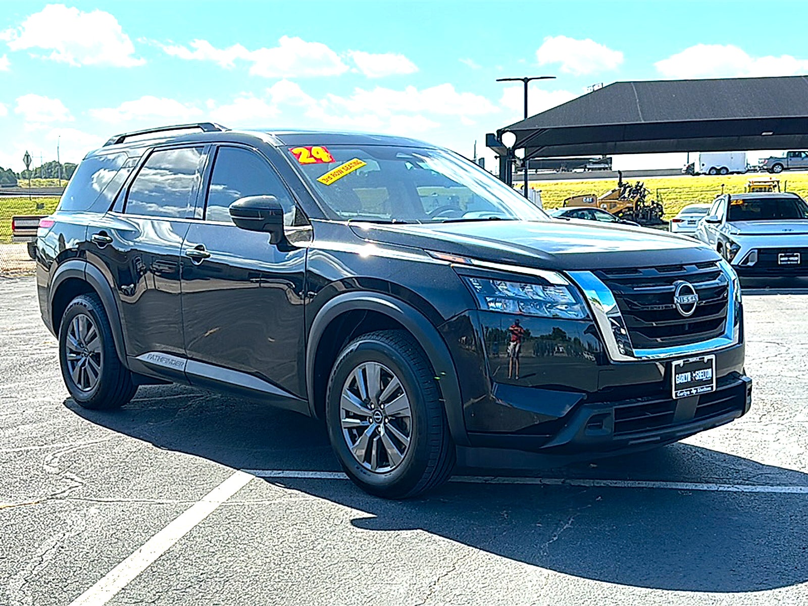 2024 Nissan Pathfinder SV FWD