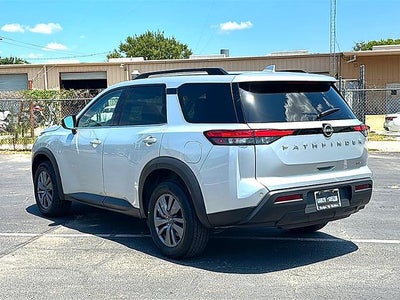 2024 Nissan Pathfinder SV 2WD